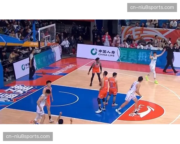 广州不敌青岛遭遇四连败 季后赛席位争夺告急 广州不敌青岛遭遇四连败 季后赛席位争夺告急