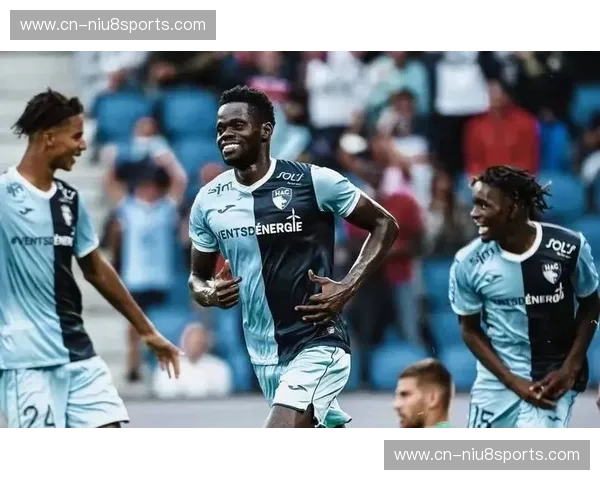 桑甘特开场2分钟染红 勒阿弗尔少打一人激发斗志