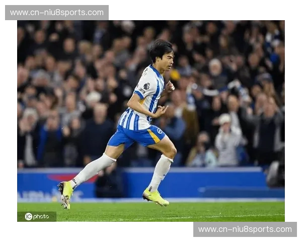 三笘薰与队友配合日益默契，布莱顿体系提升其战术理解